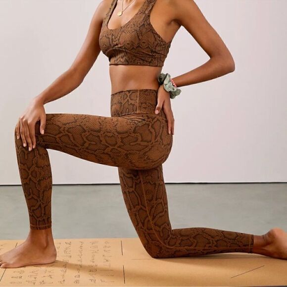 Varley Pants - Varley Luna Leggings in Burnt Snake M